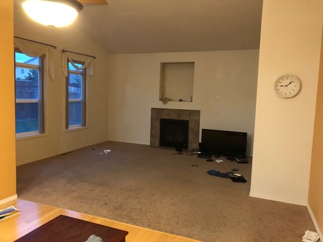 Building Photo - 525 S Glenmoor Dr