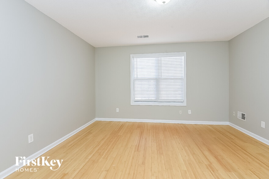 Building Photo - 405 Westwind Ct