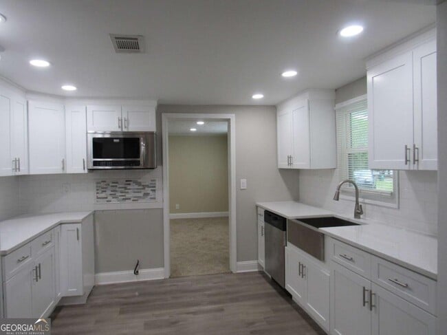 Building Photo - 112 Judy Ave