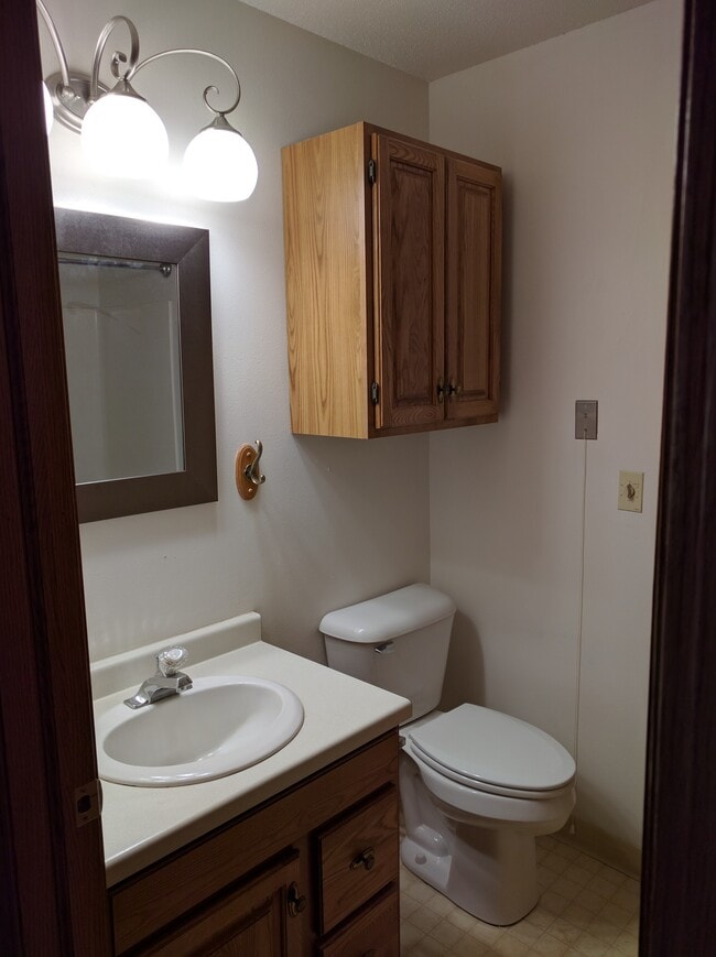 Building Photo - Salzer Square Apartments