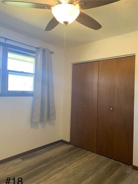 Building Photo - 800 Fairfield Dr