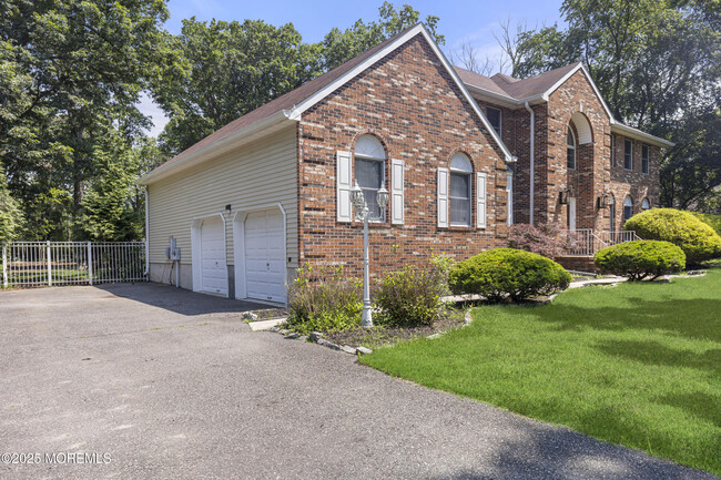 Building Photo - 1244 Hickory St