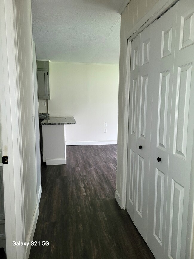 Building Photo - 219 Stone Dr