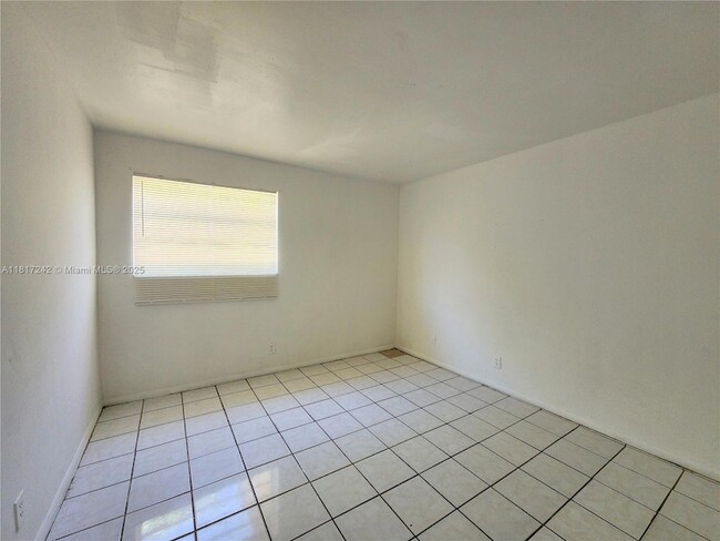 Building Photo - 2254 NW 59th Terrace