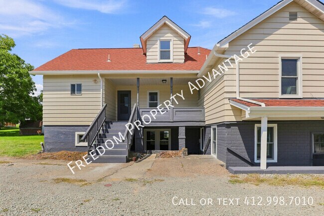 Building Photo - 106 Kuchinic St