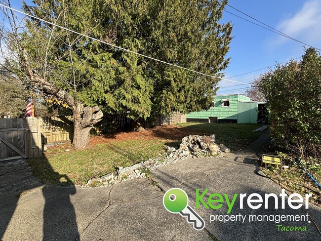 Building Photo - Beautiful Craftsman home in Tacoma, WA!