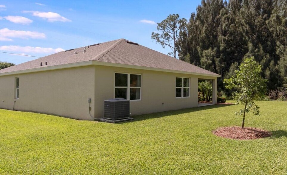 Building Photo - 3743 SW Port St Lucie Blvd