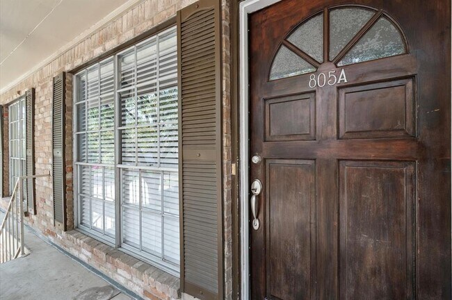 Building Photo - 805 Wax Myrtle Ln