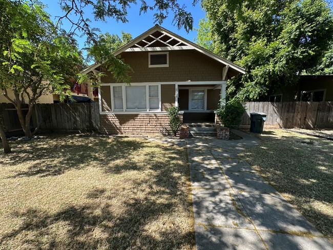 Primary Photo - 615 16th St