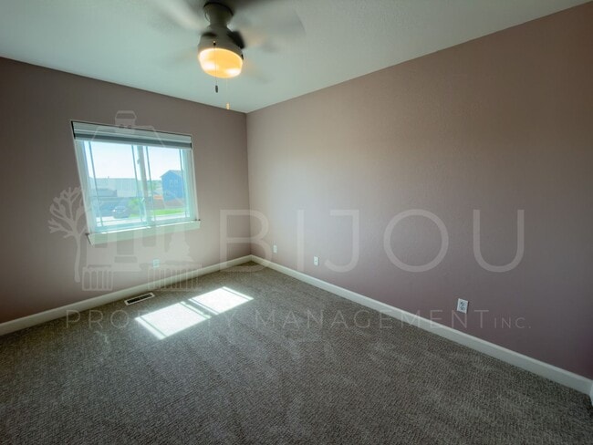 Building Photo - 6733 Summer Grace St