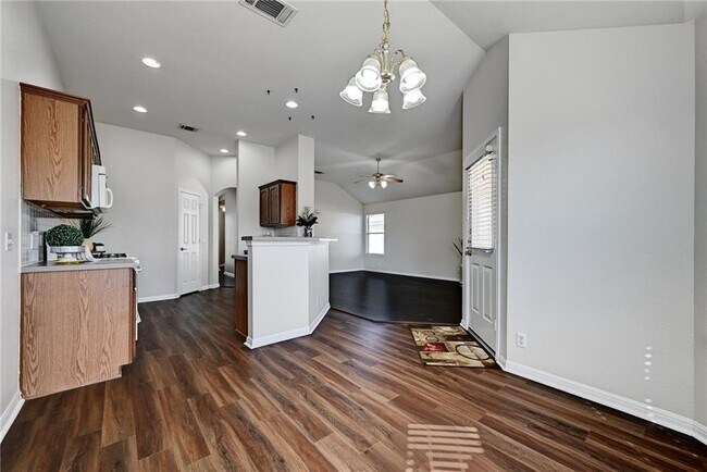 Building Photo - 317 McCoy Ln