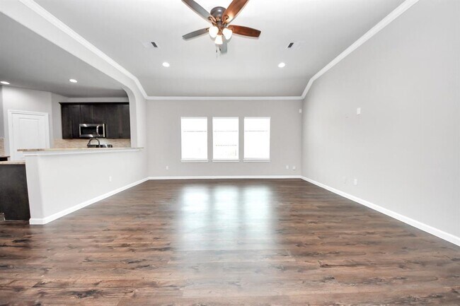 Building Photo - 314 Carlos Leal Dr