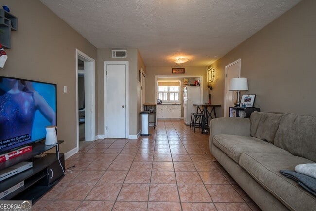 Building Photo - 935 Baxter St