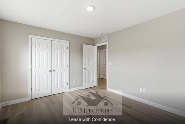 Building Photo - 112 Lambert Fld