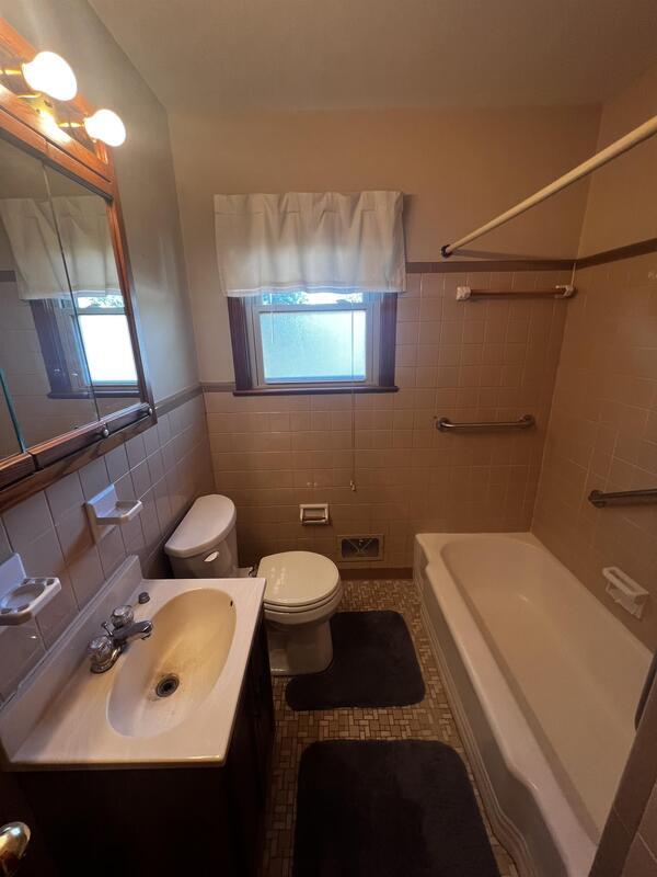 Building Photo - 6005 Applegate Ln