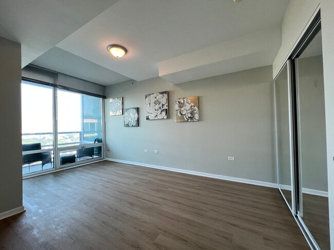 Building Photo - 9655 Woods Dr