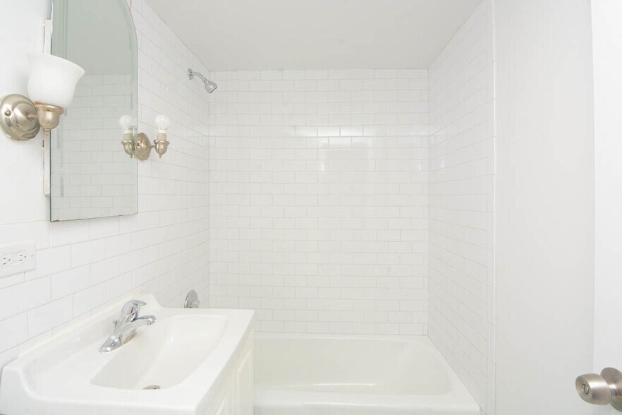 Building Photo - 2012 N Orleans St