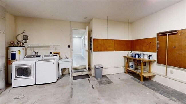 Building Photo - 8883 SW 94 Ln