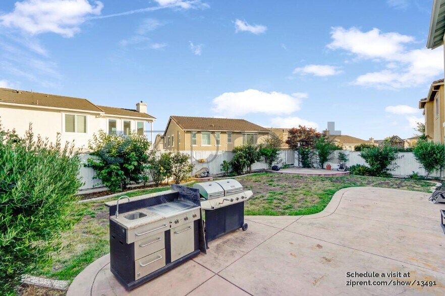 Building Photo - 308 Cantada Ct