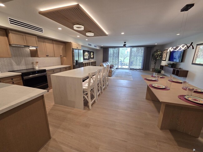 Building Photo - 1440 E Laguna Pl