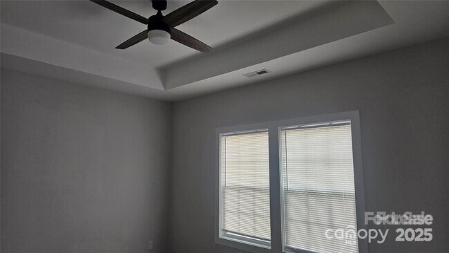 Building Photo - 1124 Clouse St