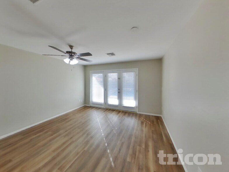 Building Photo - 4809 W Cochise Dr