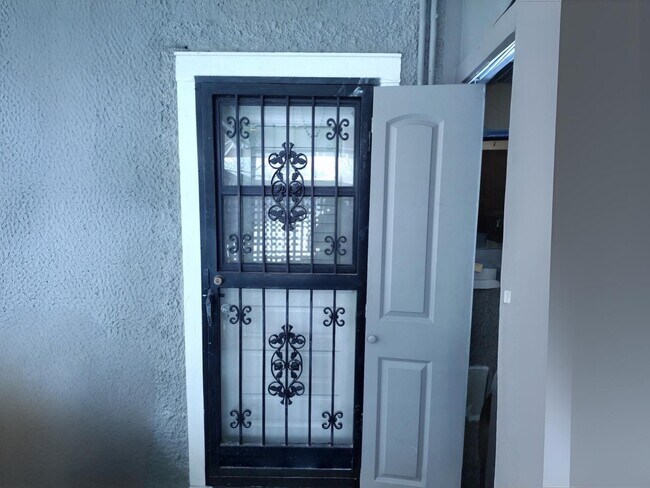 Building Photo - 1720 Harbert Ave