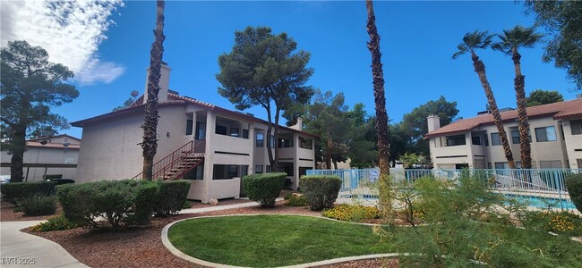 Building Photo - 825 Rock Springs Dr