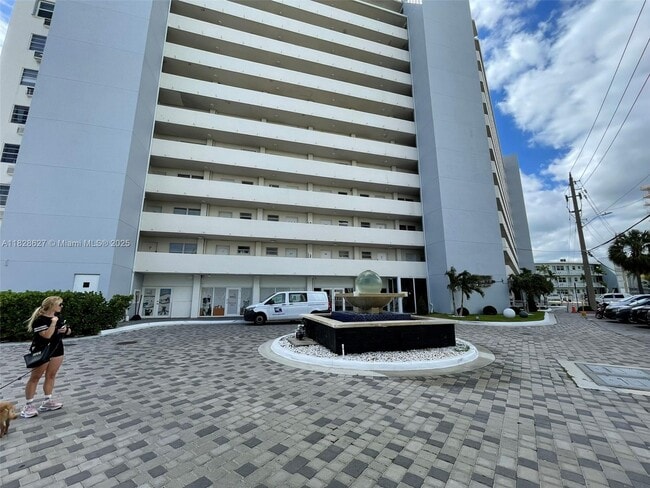 Building Photo - 7904 West Dr