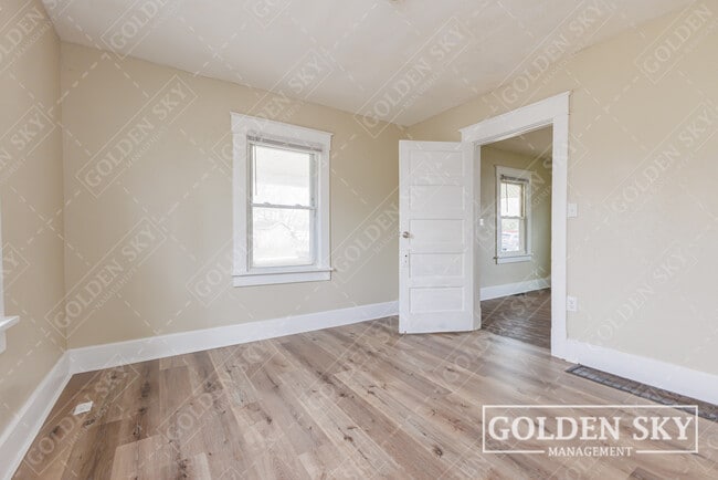 Building Photo - 2440 S Hoyt Ave