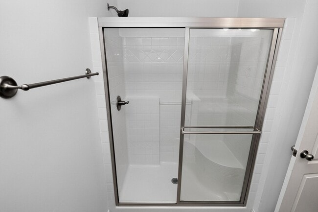 Building Photo - 549 Daventry Ct