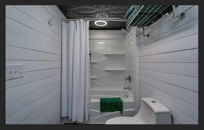 Building Photo - 14047 Military Rd