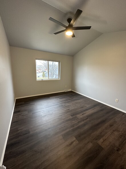 Master bedroom - 1505 Glacier Hill Dr