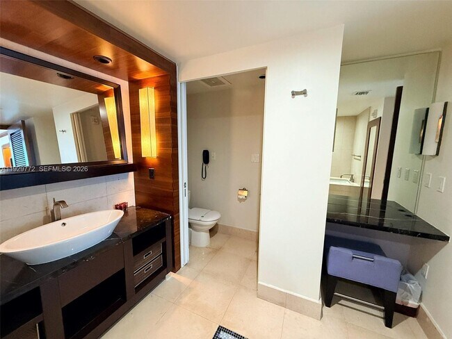 Building Photo - 6801 Collins Ave