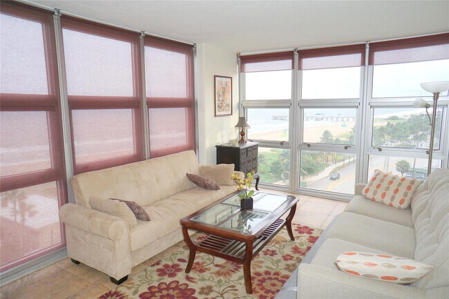 Building Photo - 525 N Ocean Blvd