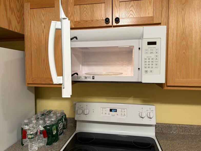 Clean Microwave - 125 High St