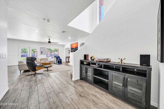 Building Photo - 7149 W Avenida Del Sol