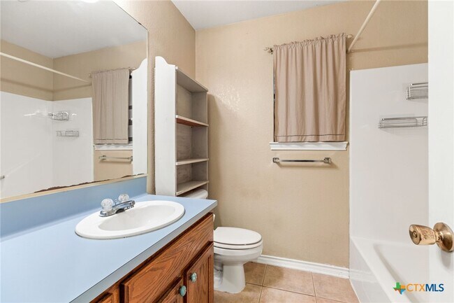 Building Photo - 1502 Oak Knoll Ln