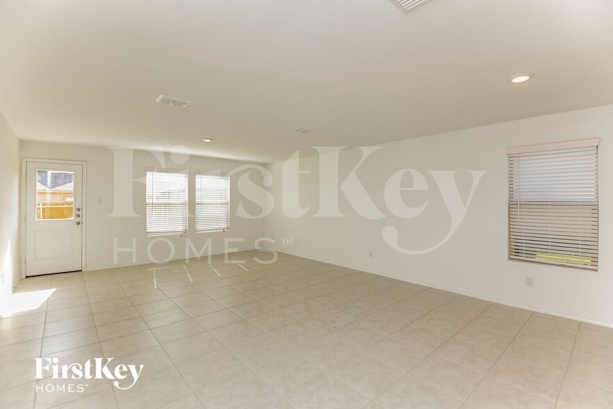 Building Photo - 337 Ranchito Pass