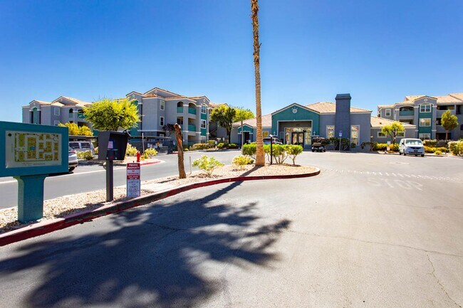 Building Photo - 3 Bedroom Northwest Condo-Gate Community