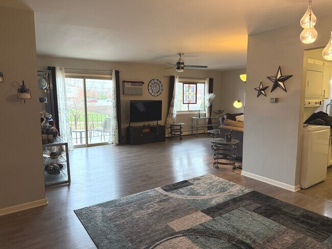 Building Photo - 5725 Holmes Ave