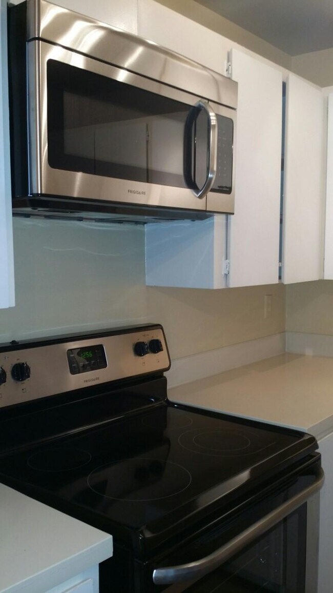 Building Photo - 5913 Rainier Ave S