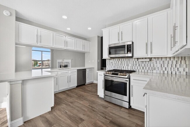 Building Photo - 6272 N Fawnlake Dr