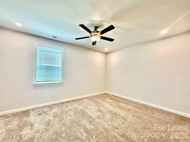 Building Photo - 9650 Liberty Hill Dr