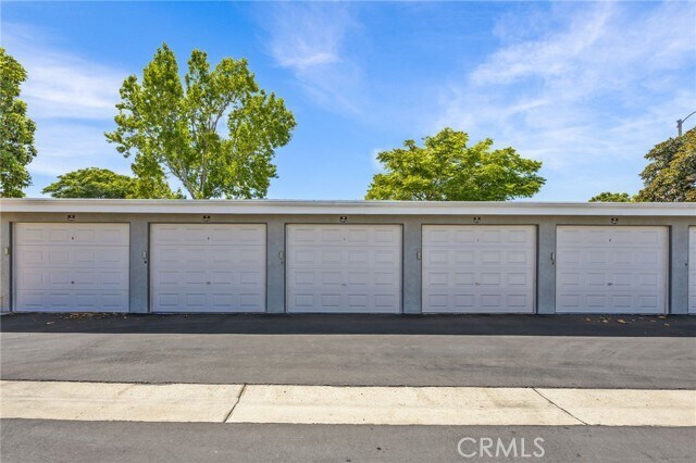 Building Photo - 8933 Yolo Cir