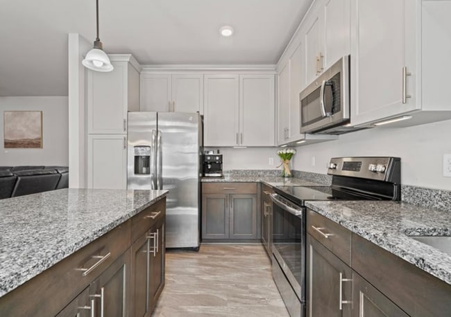 Building Photo - 2 Bed 2 Bath Condo for Rent in Norfolk!