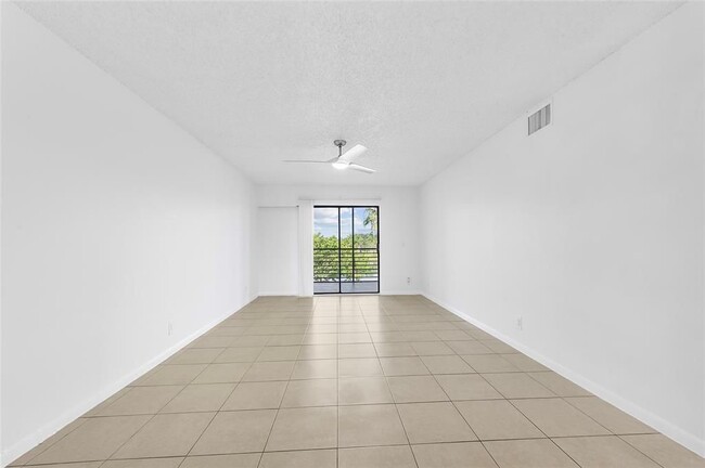 Building Photo - 4101 Hiatus Rd