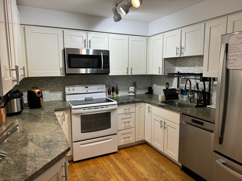 Building Photo - 382 Ocean Ave