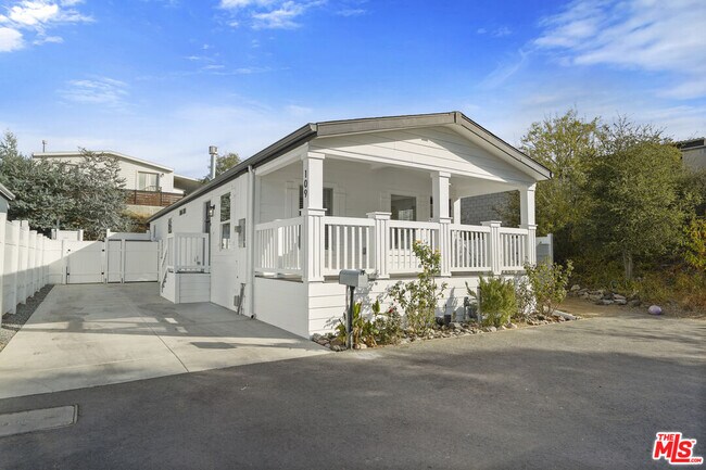 Building Photo - 30473 Mulholland Hwy