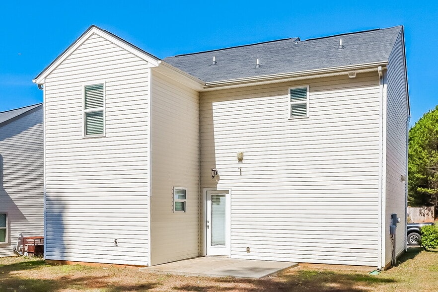 Building Photo - 7413 Hidden Creek Dr